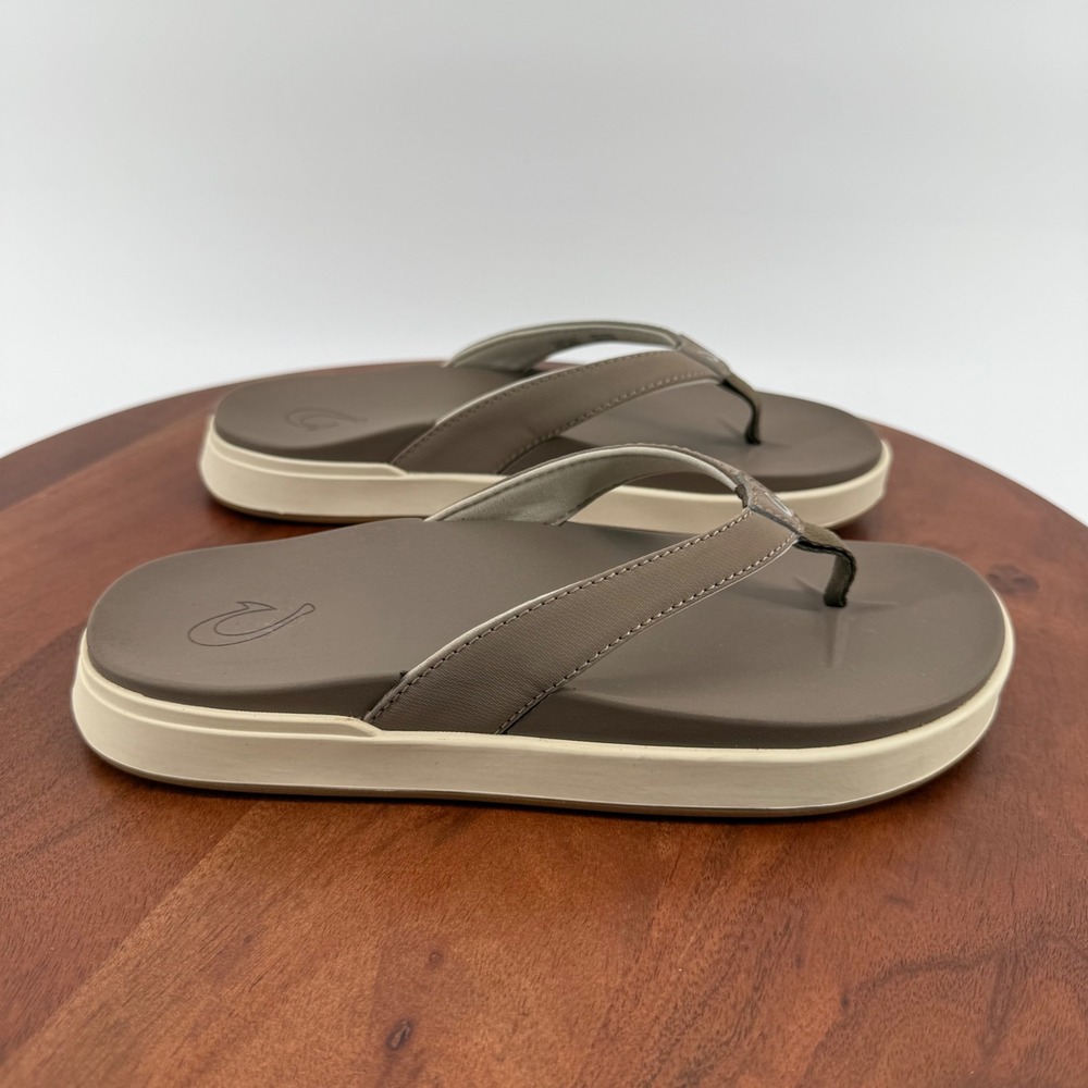 OluKai Nu'a' Pi'o Womens 7 Taupe Comfort Platform Flip Flop Sandals 20445-WMWM